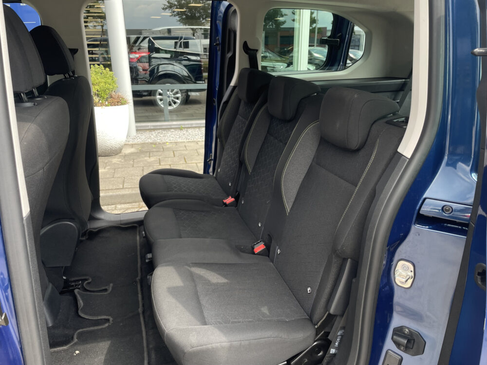 Peugeot Rifter Long 1.2 Puretech Long Active 7p. 8