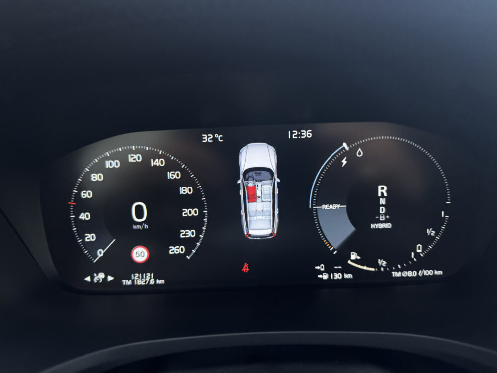 Volvo V60 2.0 T6 Twin Engine AWD R-Design 17