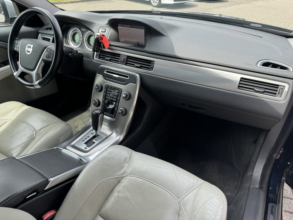 Volvo V70 1.6 T4 Momentum 16