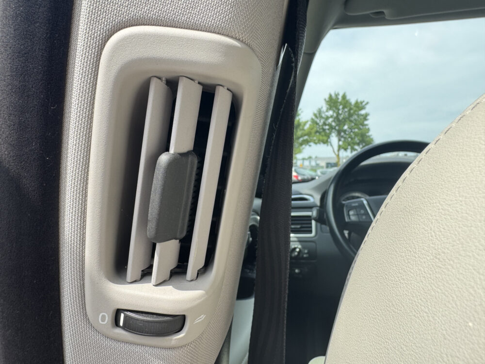 Volvo V70 1.6 T4 Momentum 29