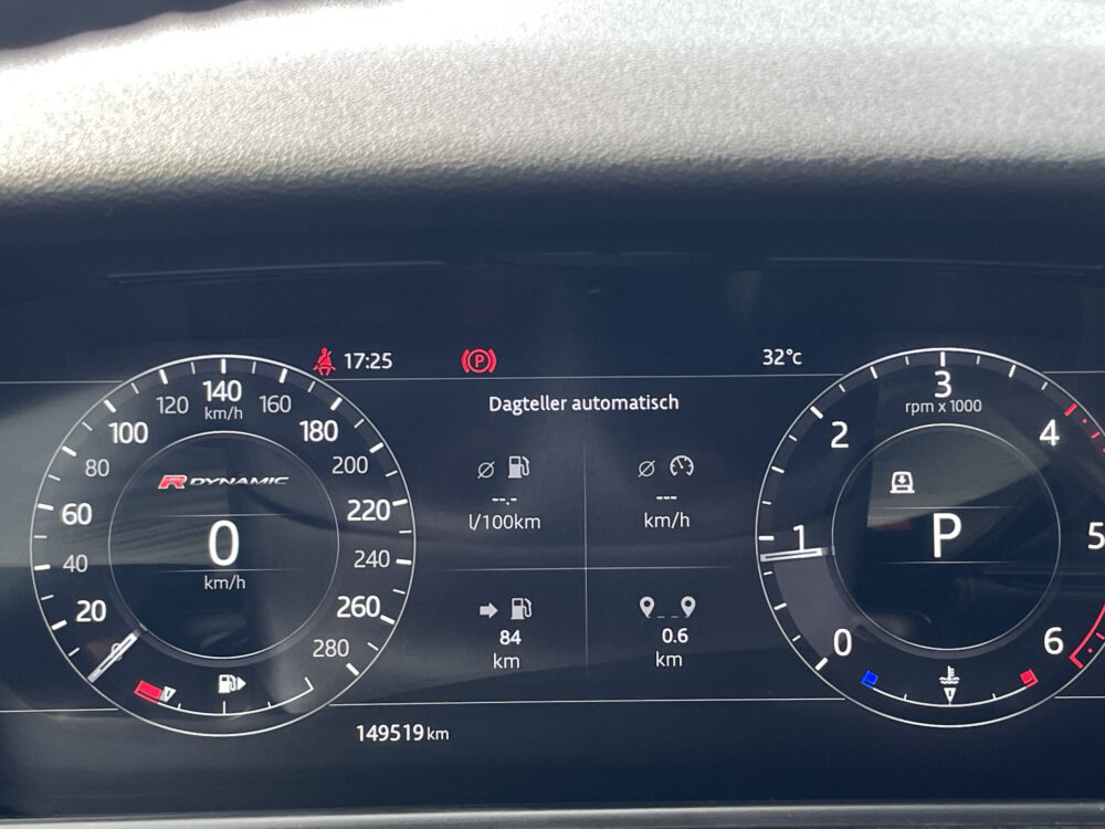 Land Rover Range Rover Velar 3.0 V6 AWD R-Dynamic HSE 28