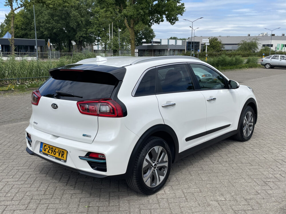 Kia e-Niro ExecutiveLine 64 kWh 7