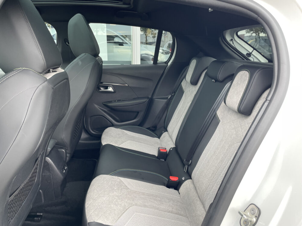 Peugeot e-208 EV GT 350 50 kWh 10