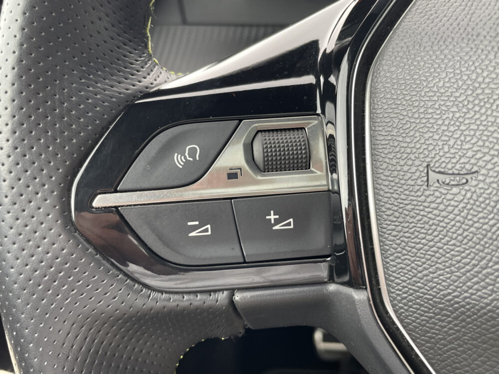 Peugeot e-208 EV GT 350 50 kWh 29