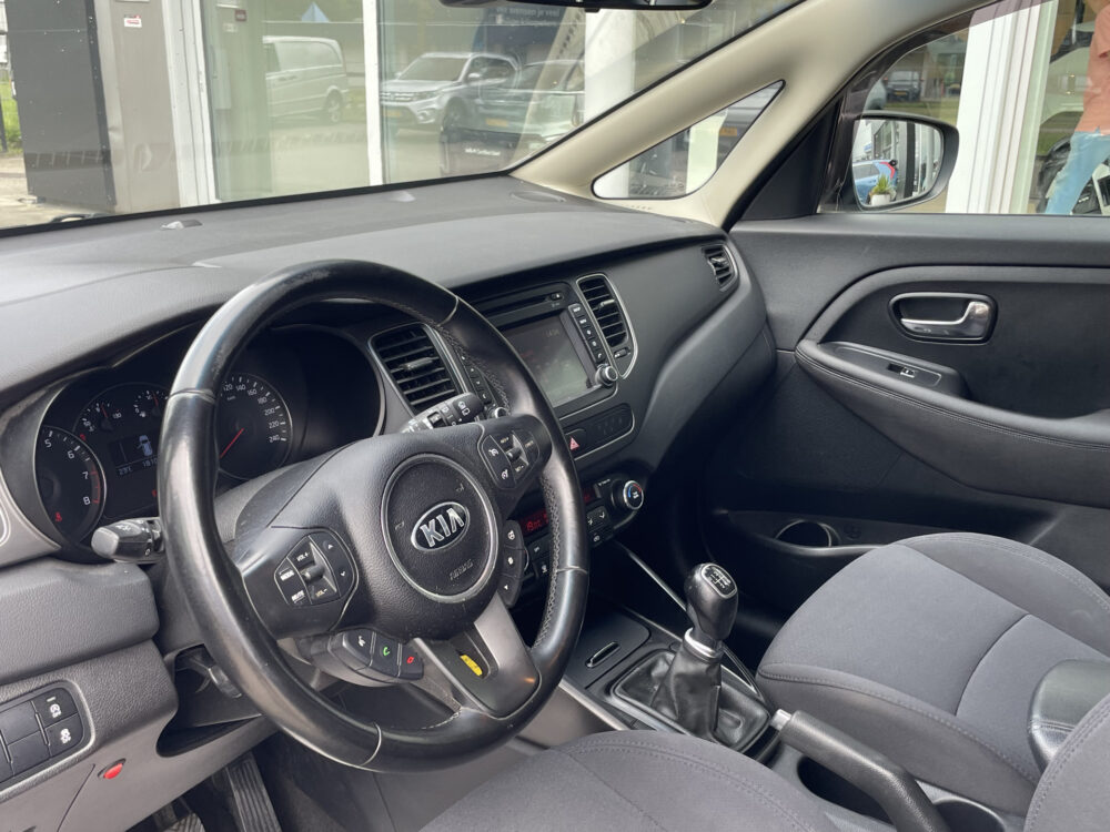 Kia Carens 1.6 GDi ComfortLine // 7 Zitter // Trekhaak // Camera // Navi. 12