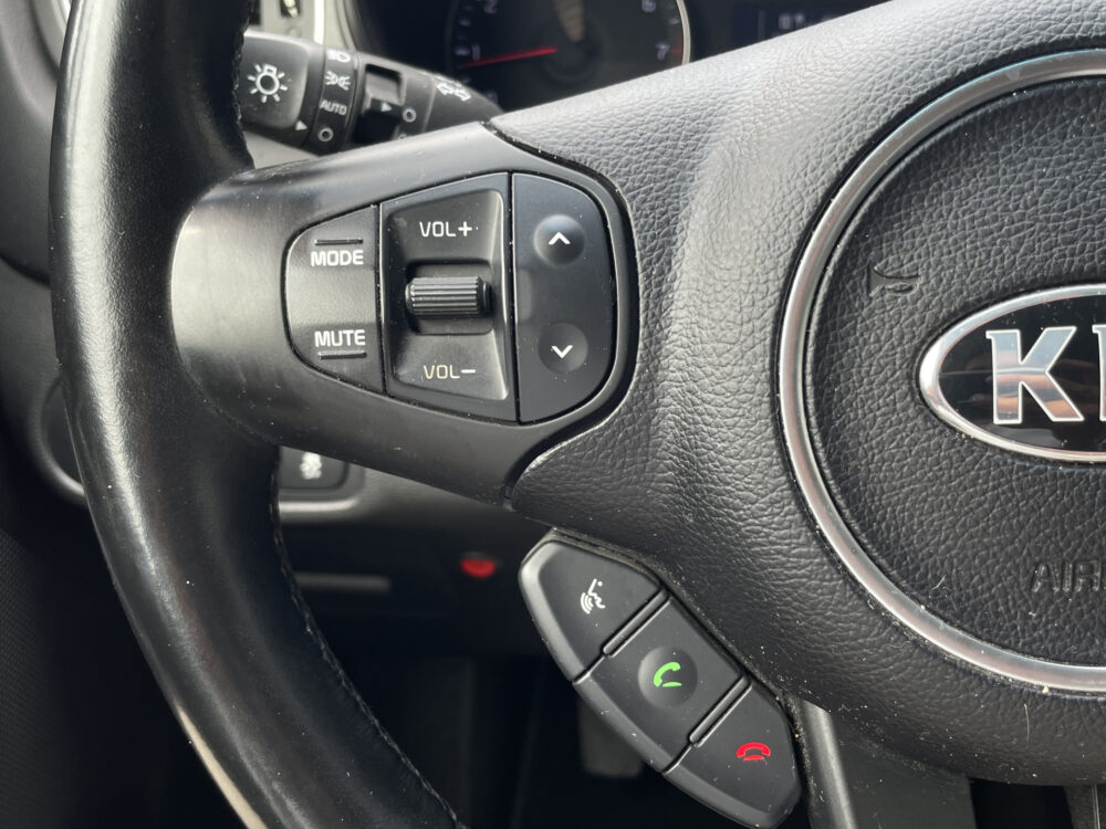 Kia Carens 1.6 GDi ComfortLine // 7 Zitter // Trekhaak // Camera // Navi. 19