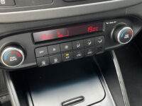 Kia Carens 1.6 GDi ComfortLine // 7 Zitter // Trekhaak // Camera // Navi. 38