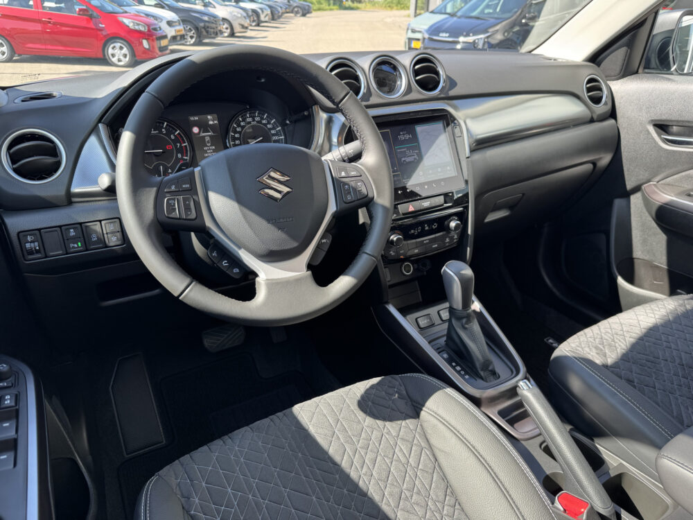 Suzuki Vitara 1.4 Boosterjet Style Hybrid 11