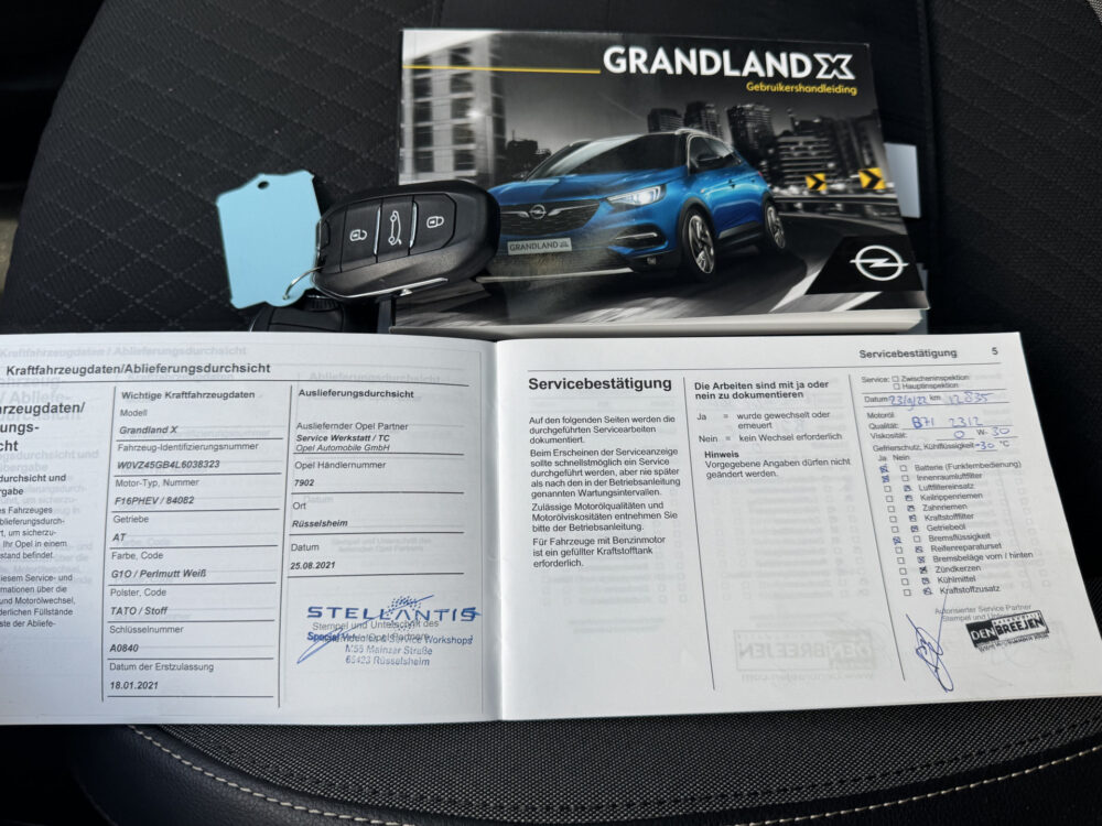 Opel Grandland X 1.6 Turbo Hybrid4 Ultimate 12