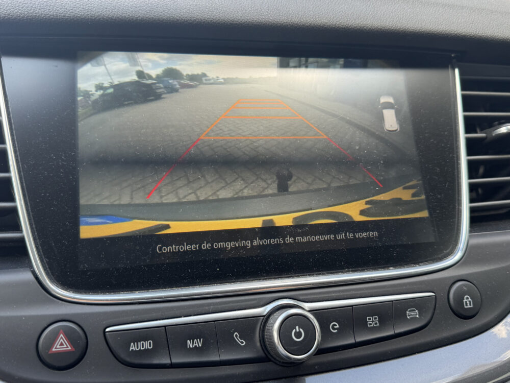 Opel Grandland X 1.6 Turbo Hybrid4 Ultimate 9