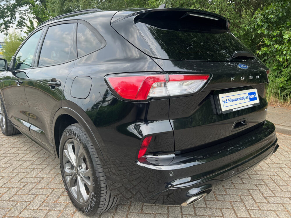 Ford Kuga 2.5 PHEV ST-Line 8