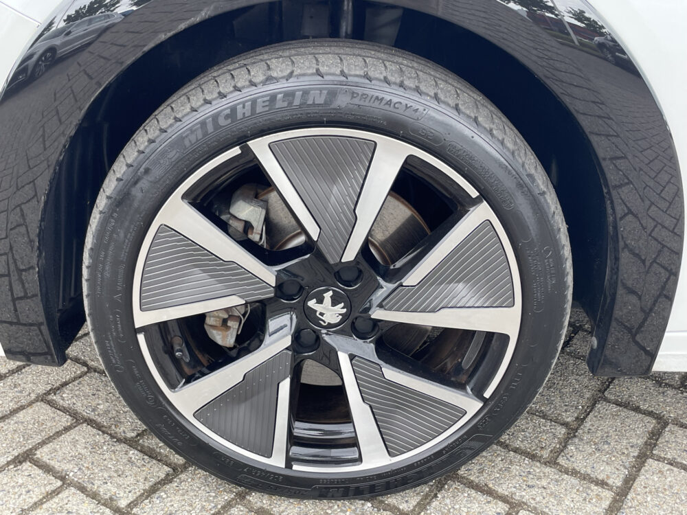 Peugeot e-208 EV GT 350 50 kWh 5