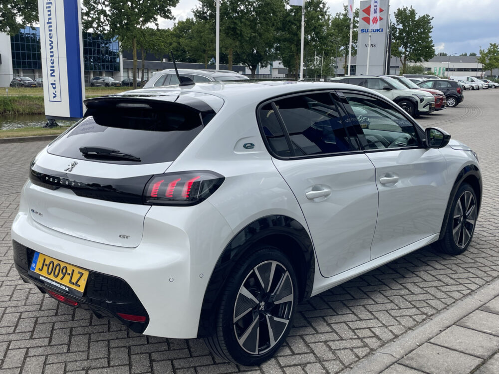 Peugeot e-208 EV GT 350 50 kWh 8