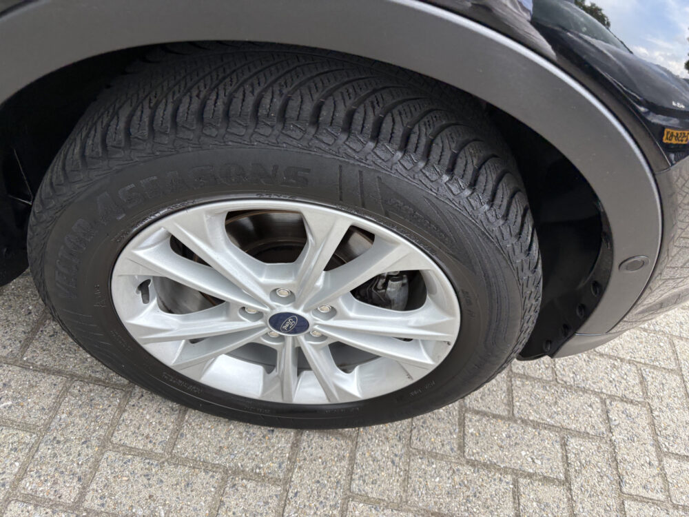 Ford Kuga 1.5 EcoBoost Titanium 4