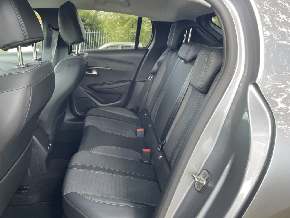 Peugeot 208 1.2 PureTech Allure Pack 10