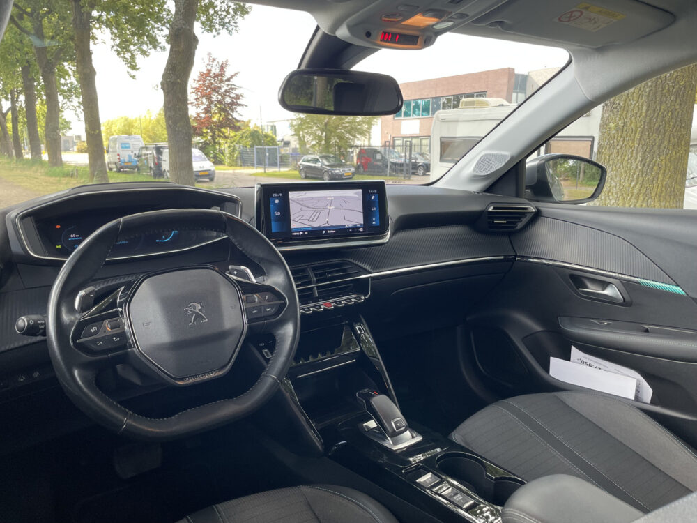 Peugeot 208 1.2 PureTech Allure Pack 12