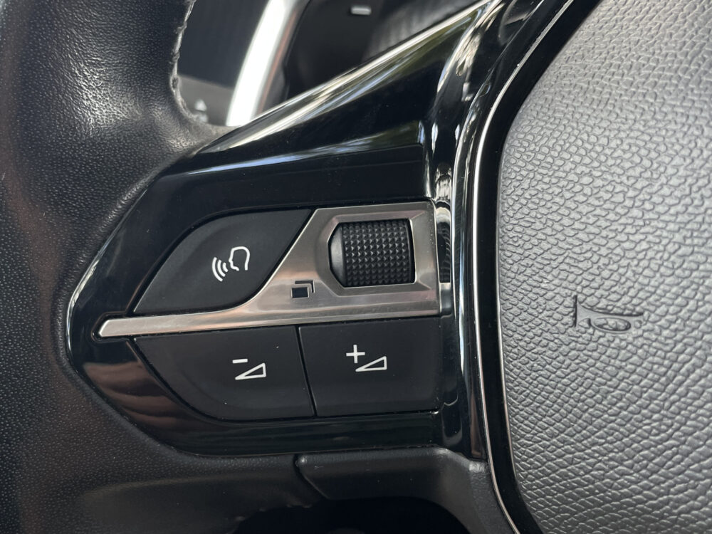 Peugeot 208 1.2 PureTech Allure Pack 24