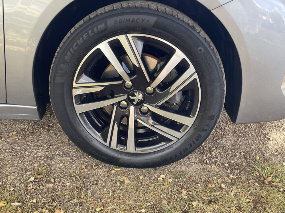 Peugeot 208 1.2 PureTech Allure Pack 5