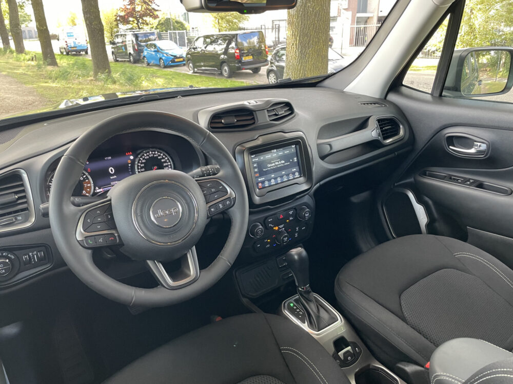 Jeep Renegade 1.3T DDCT Limited 10