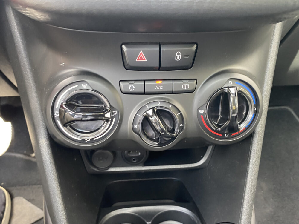 Peugeot 2008 1.2 PureTech Blue Lion 13