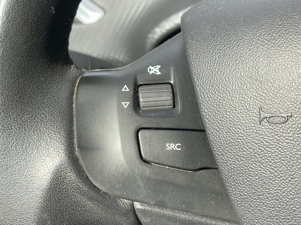 Peugeot 2008 1.2 PureTech Blue Lion 19