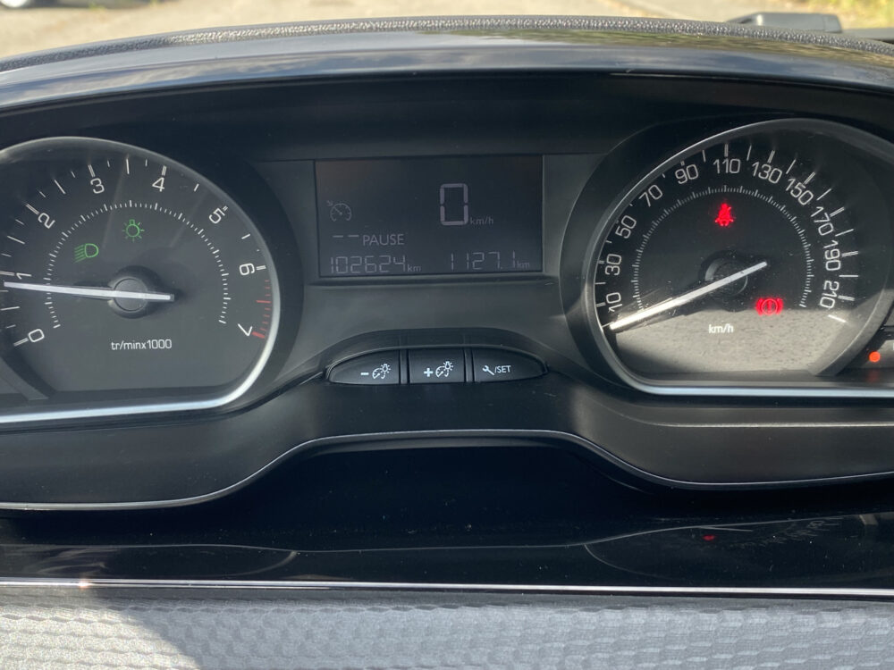 Peugeot 2008 1.2 PureTech Blue Lion 21