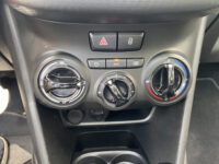Peugeot 2008 1.2 PureTech Blue Lion 38
