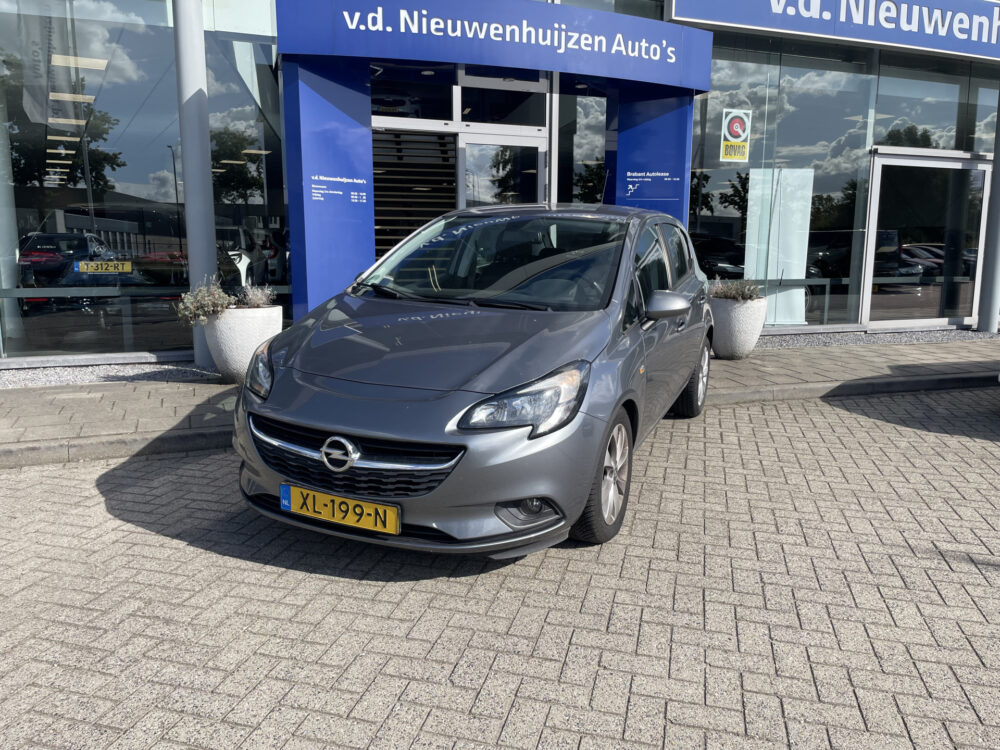Opel Corsa 1.4 Favourite 1