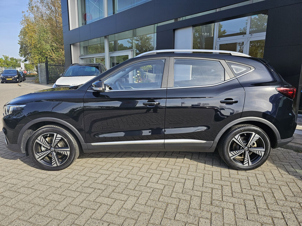 MG ZS EV Luxury 45 kWh 1