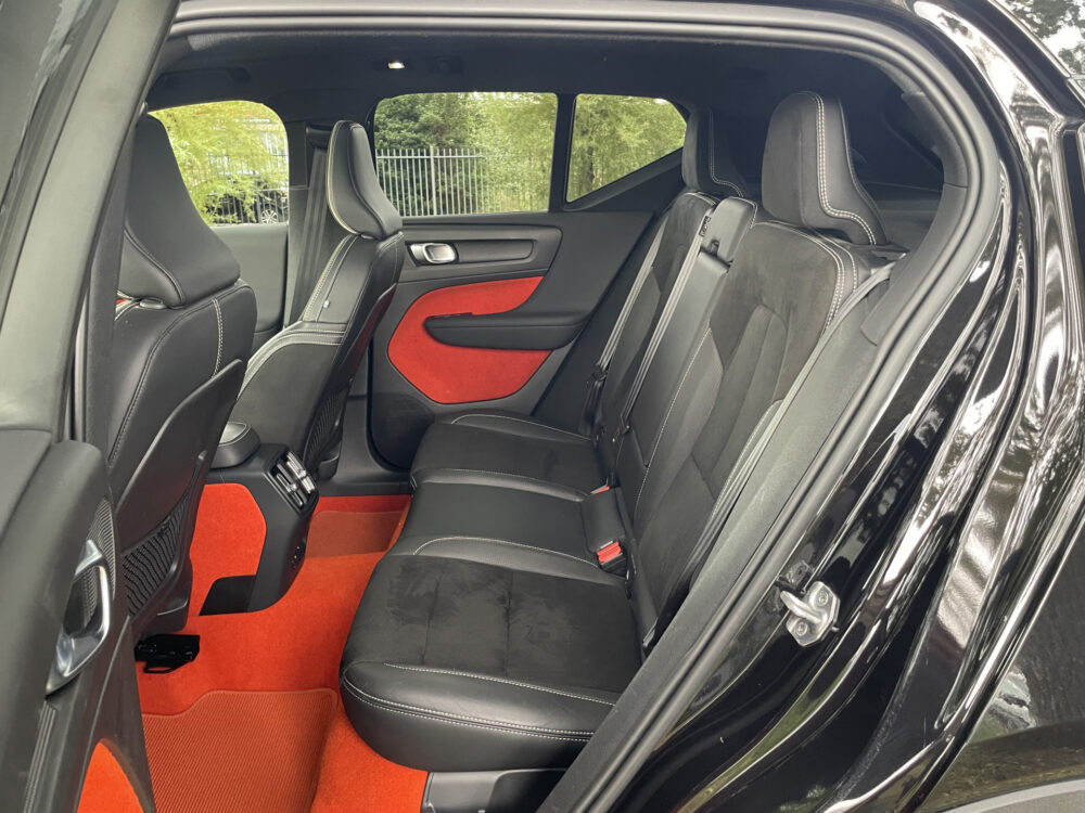 Volvo XC40 Recharge P8 AWD R-Design 11