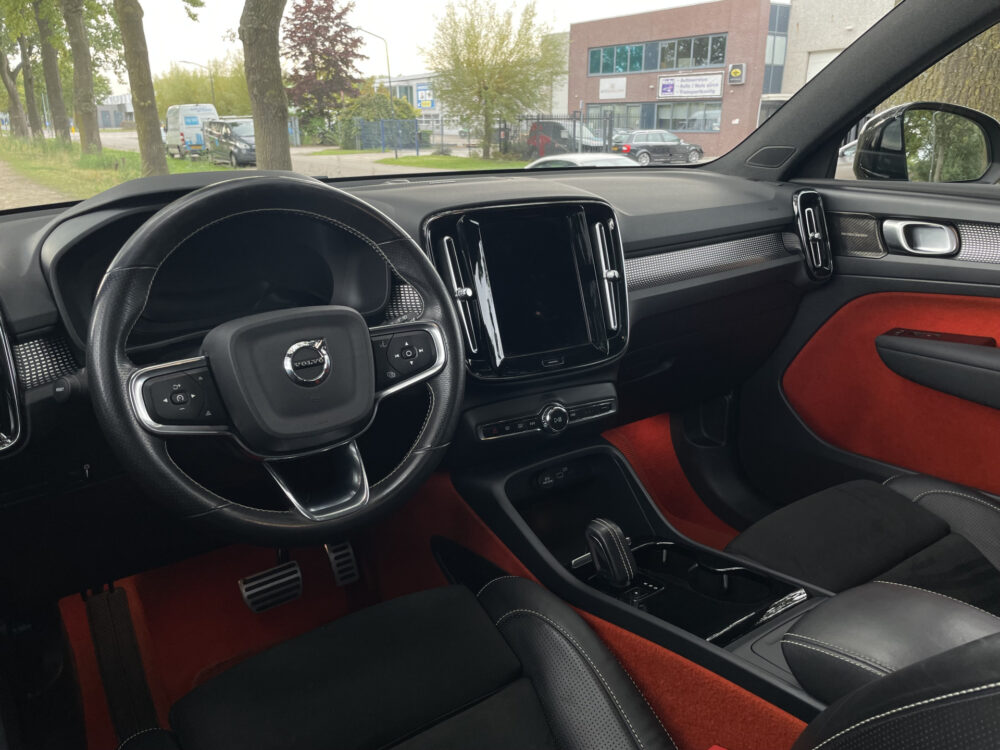 Volvo XC40 Recharge P8 AWD R-Design 14