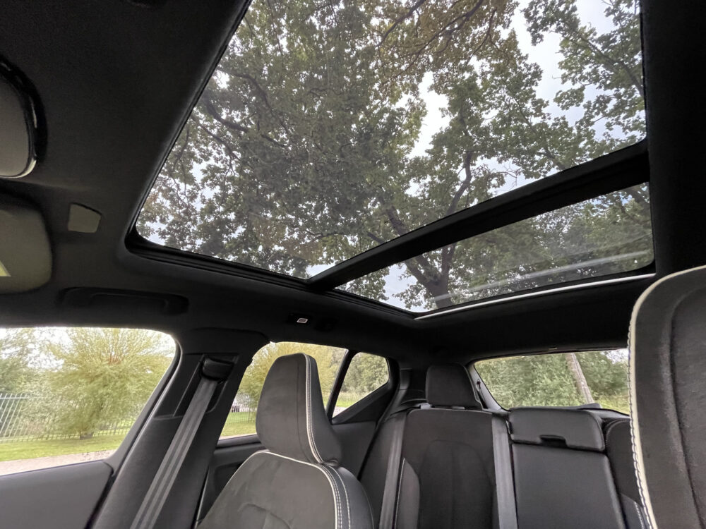Volvo XC40 Recharge P8 AWD R-Design 19