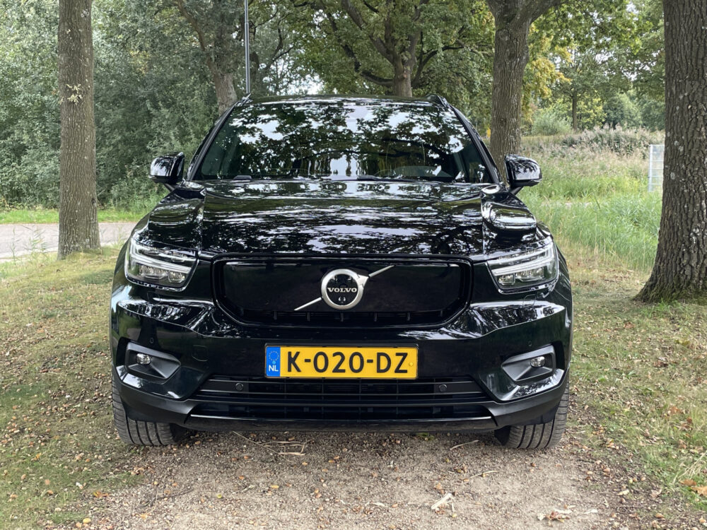 Volvo XC40 Recharge P8 AWD R-Design 2