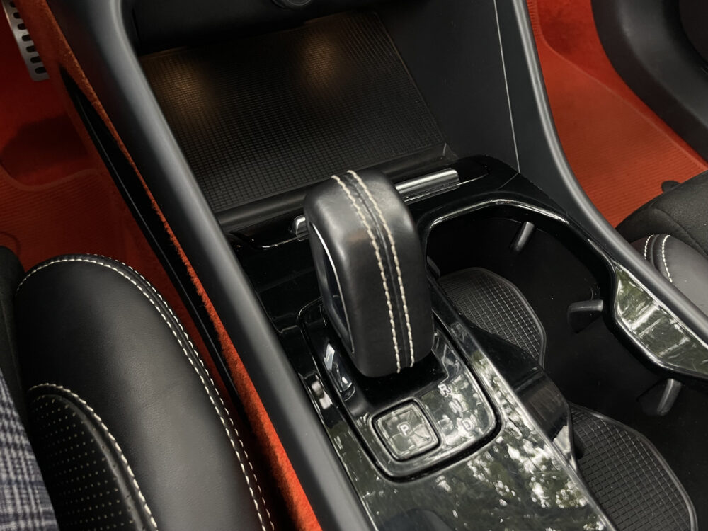 Volvo XC40 Recharge P8 AWD R-Design 21