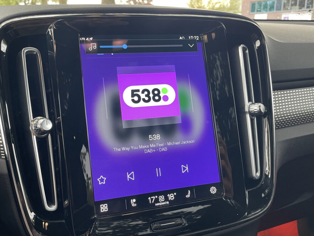 Volvo XC40 Recharge P8 AWD R-Design 25