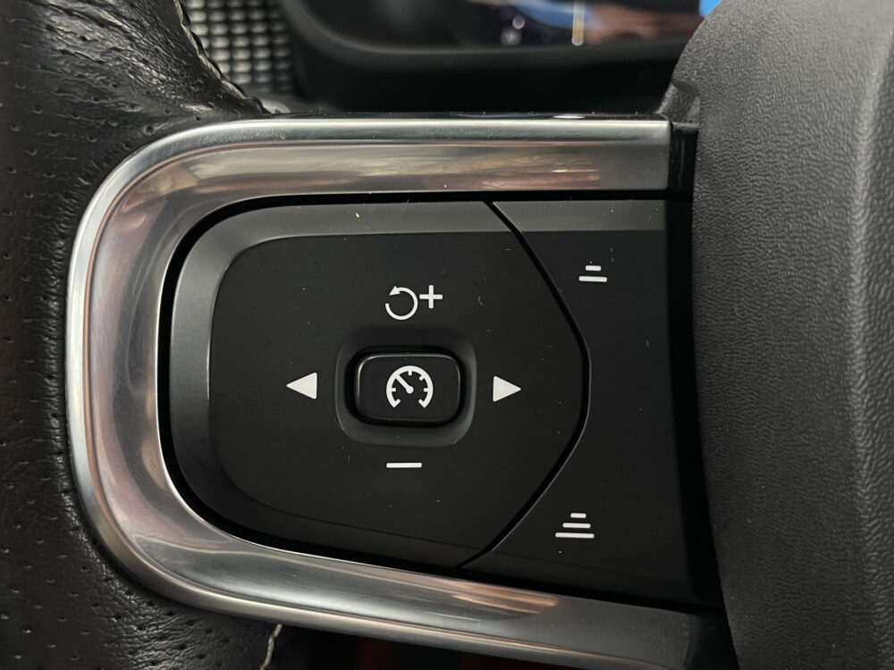 Volvo XC40 Recharge P8 AWD R-Design 29