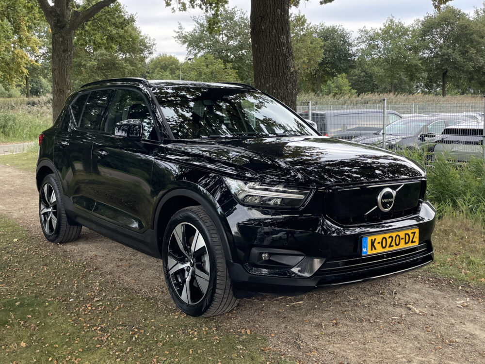 Volvo XC40 Recharge P8 AWD R-Design 3
