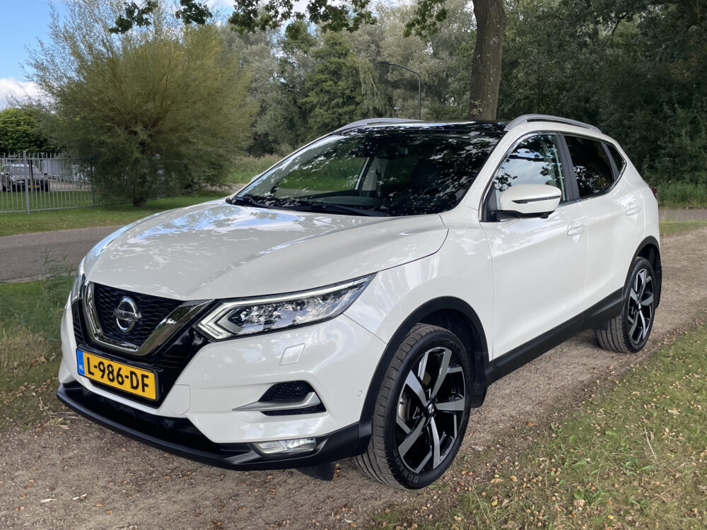 Nissan QASHQAI 1.3 DIG-T Tekna 1