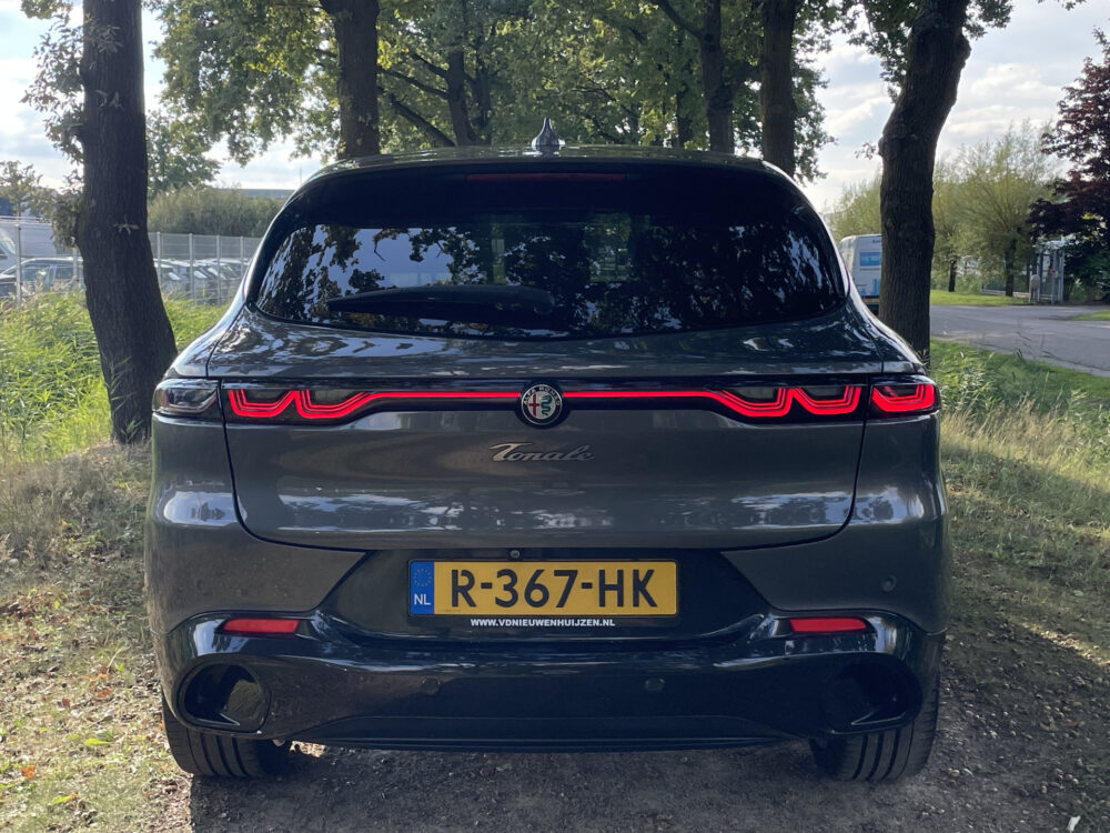 Alfa Romeo Tonale 1.5T Hybrid Edizione Speciale 8