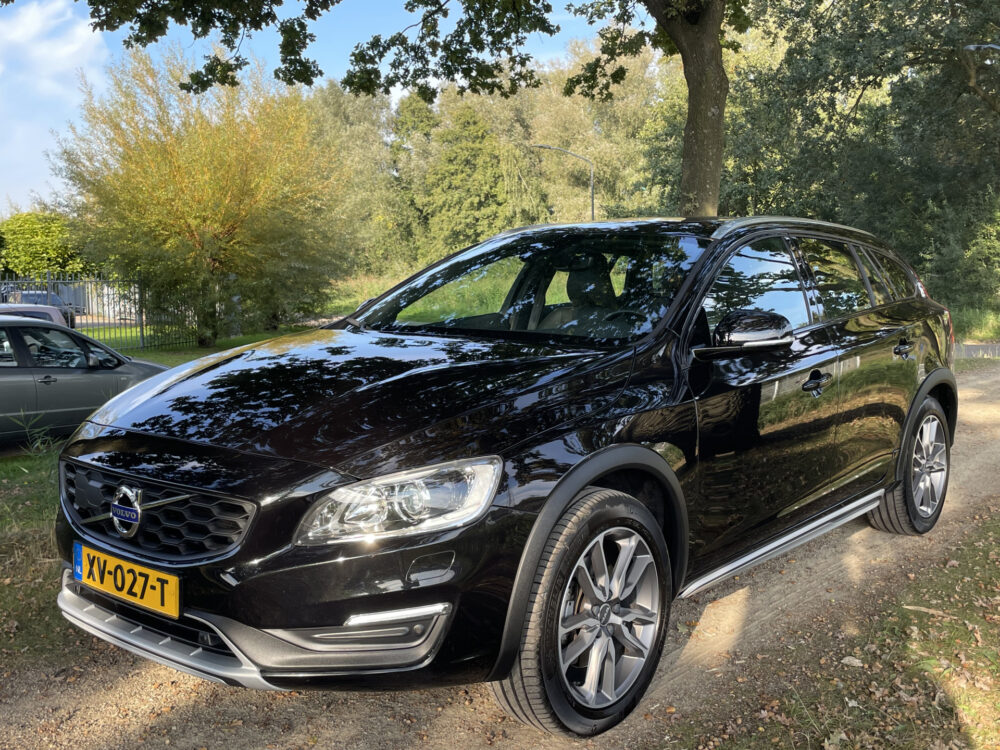 Volvo V60 Cross Country 2.0 T5 Polar+ 1