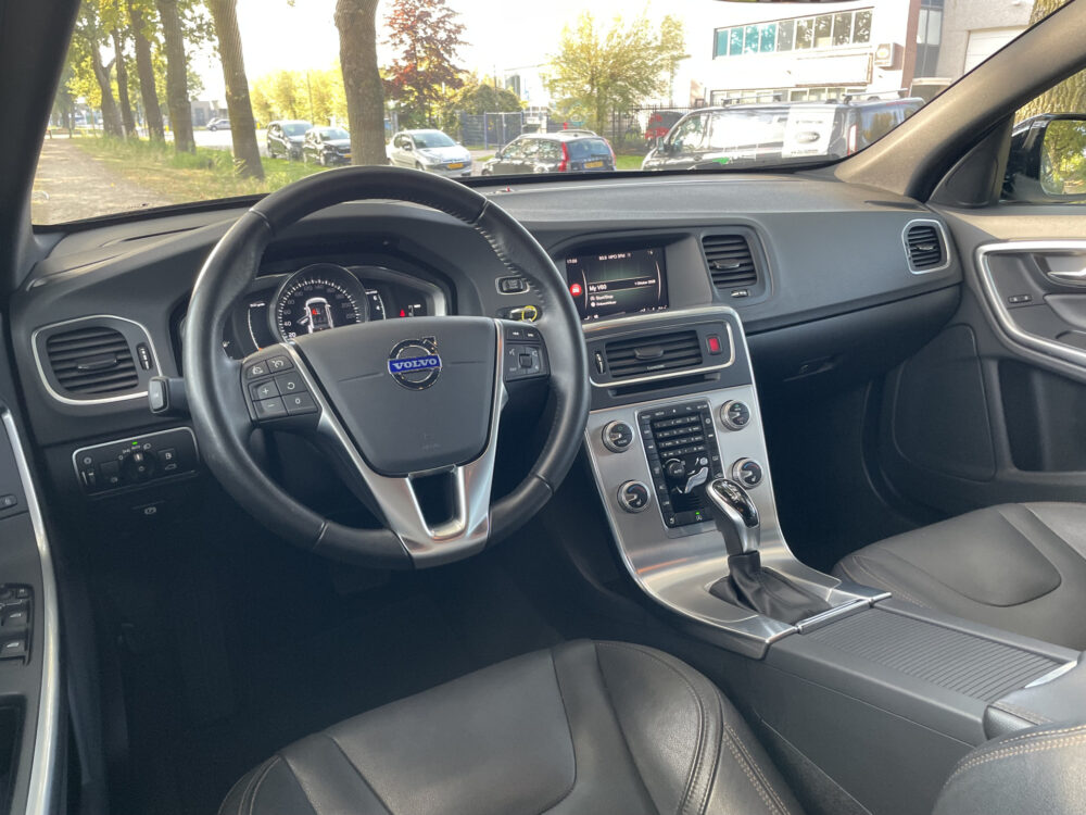 Volvo V60 Cross Country 2.0 T5 Polar+ 10