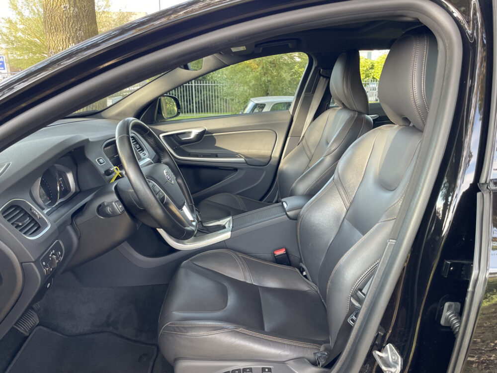Volvo V60 Cross Country 2.0 T5 Polar+ 11