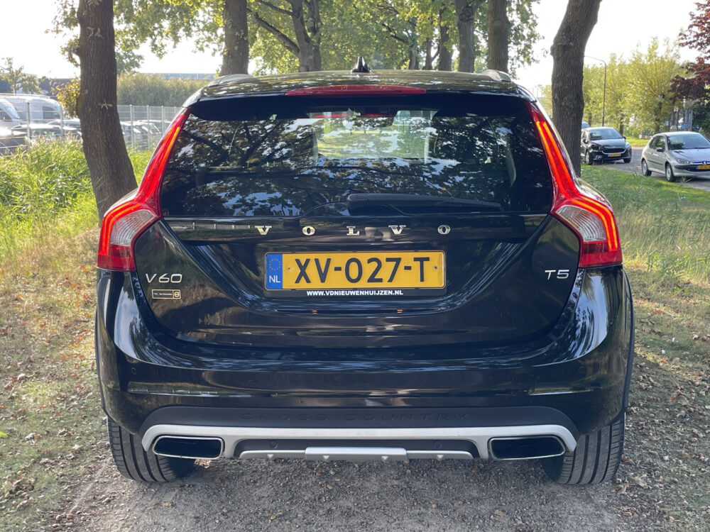 Volvo V60 Cross Country 2.0 T5 Polar+ 6