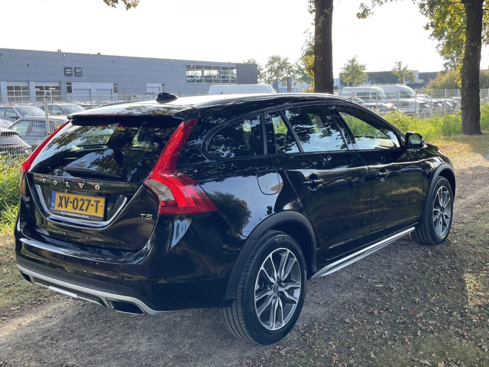 Volvo V60 Cross Country 2.0 T5 Polar+ 7