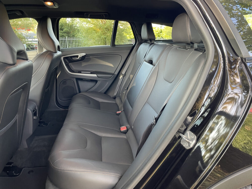 Volvo V60 Cross Country 2.0 T5 Polar+ 9