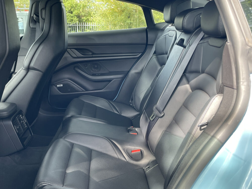 Porsche Taycan 79 kWh 11