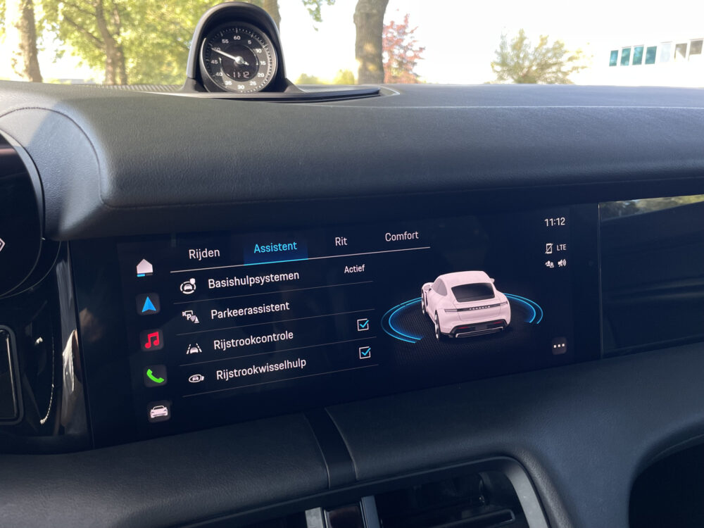 Porsche Taycan 79 kWh 30