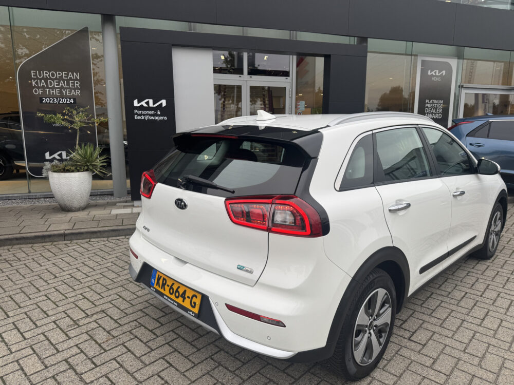 Kia Niro 1.6 GDi Hybrid First Edition 2