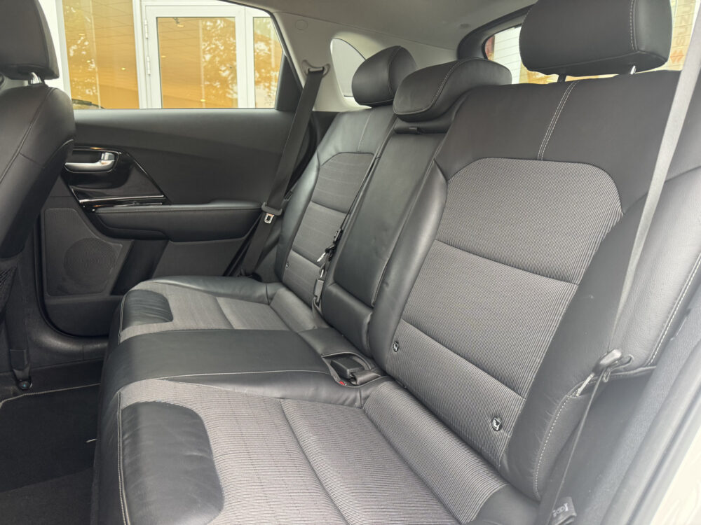 Kia Niro 1.6 GDi Hybrid First Edition 23