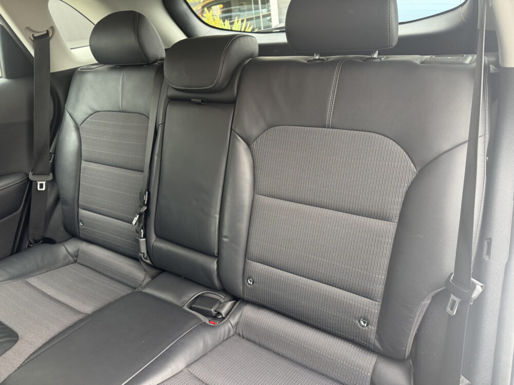 Kia Niro 1.6 GDi Hybrid First Edition 24
